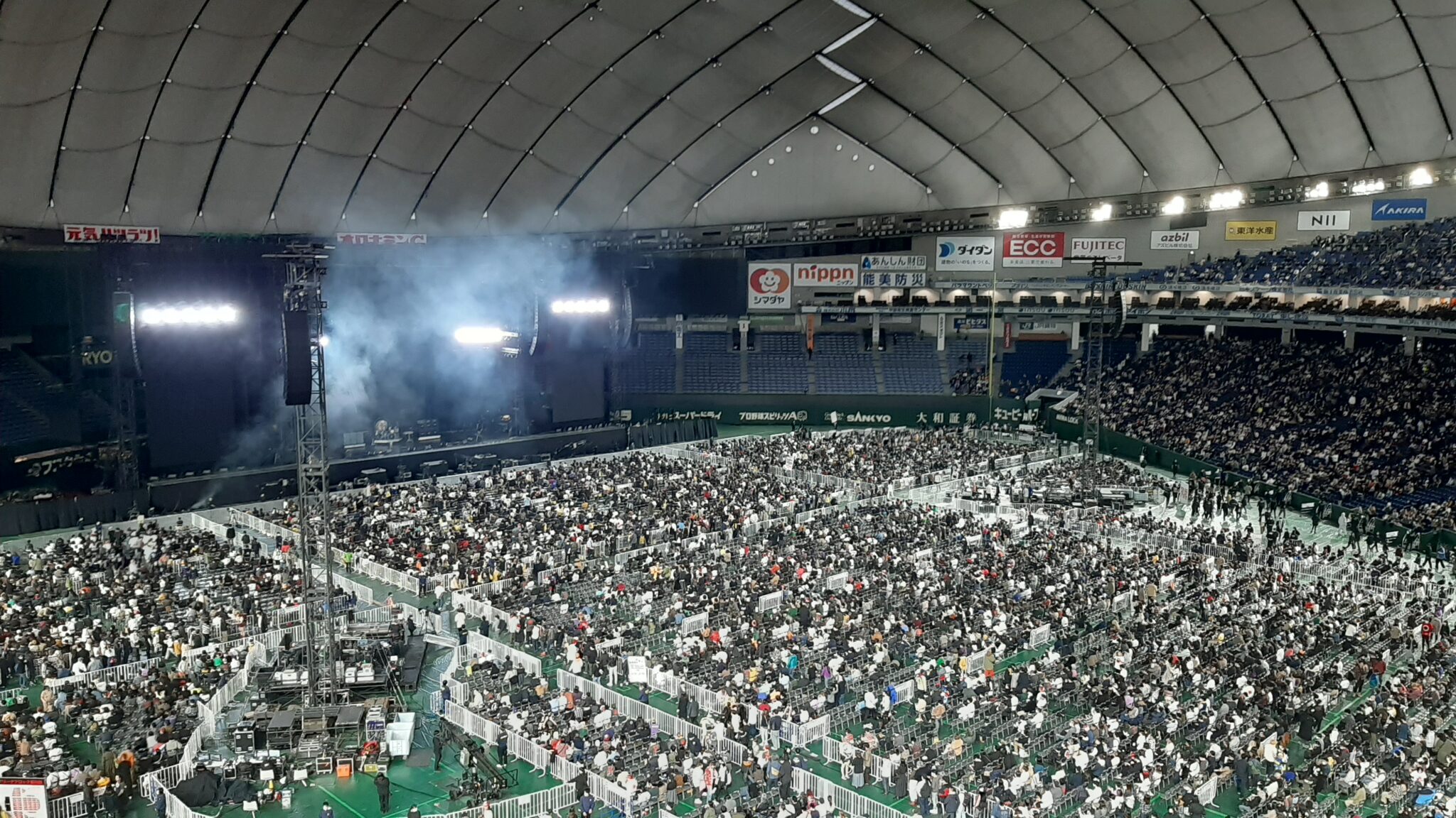 15列目レットホットチリペッパーズ5/20東京ドームライブチケット 15列目レットホットチリペッパーズ5/20東京ドームライブチケット